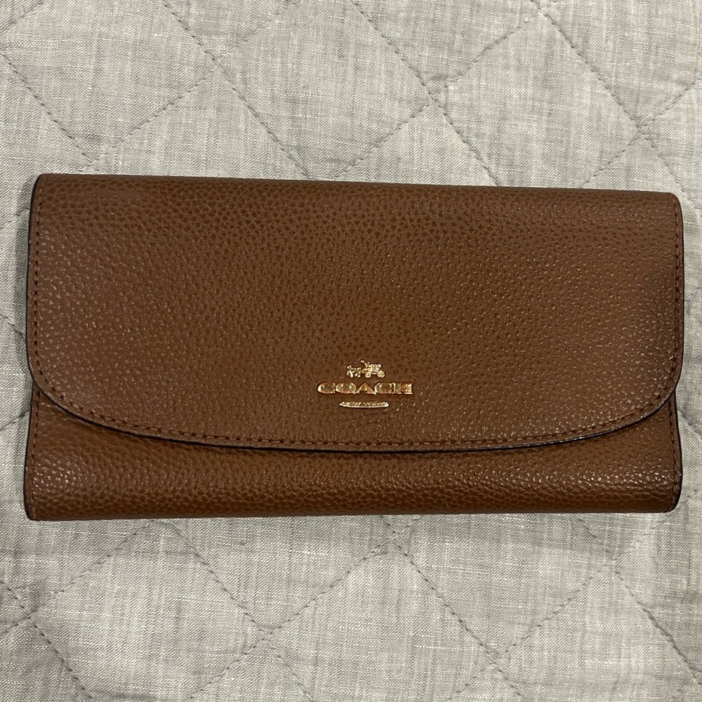 Coach Pebbled Leather Checkbook Wallet in Rich Tan Brown